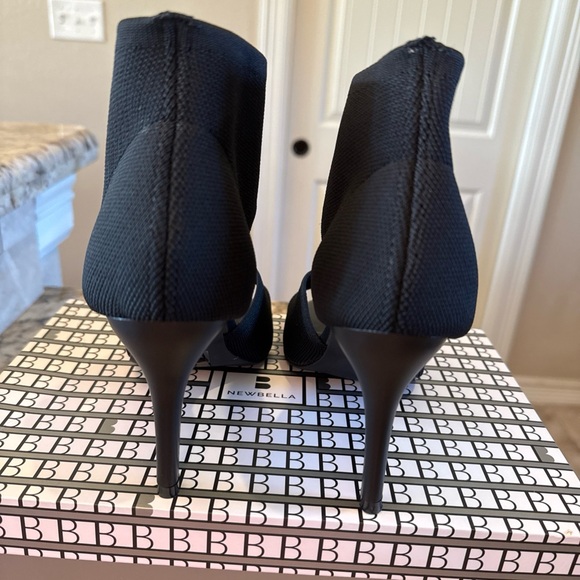 Newbella Peep Toe Stiletto Heel Mousse Fit Sandals - Sz 6.5 - Black - Picture 4 of 9